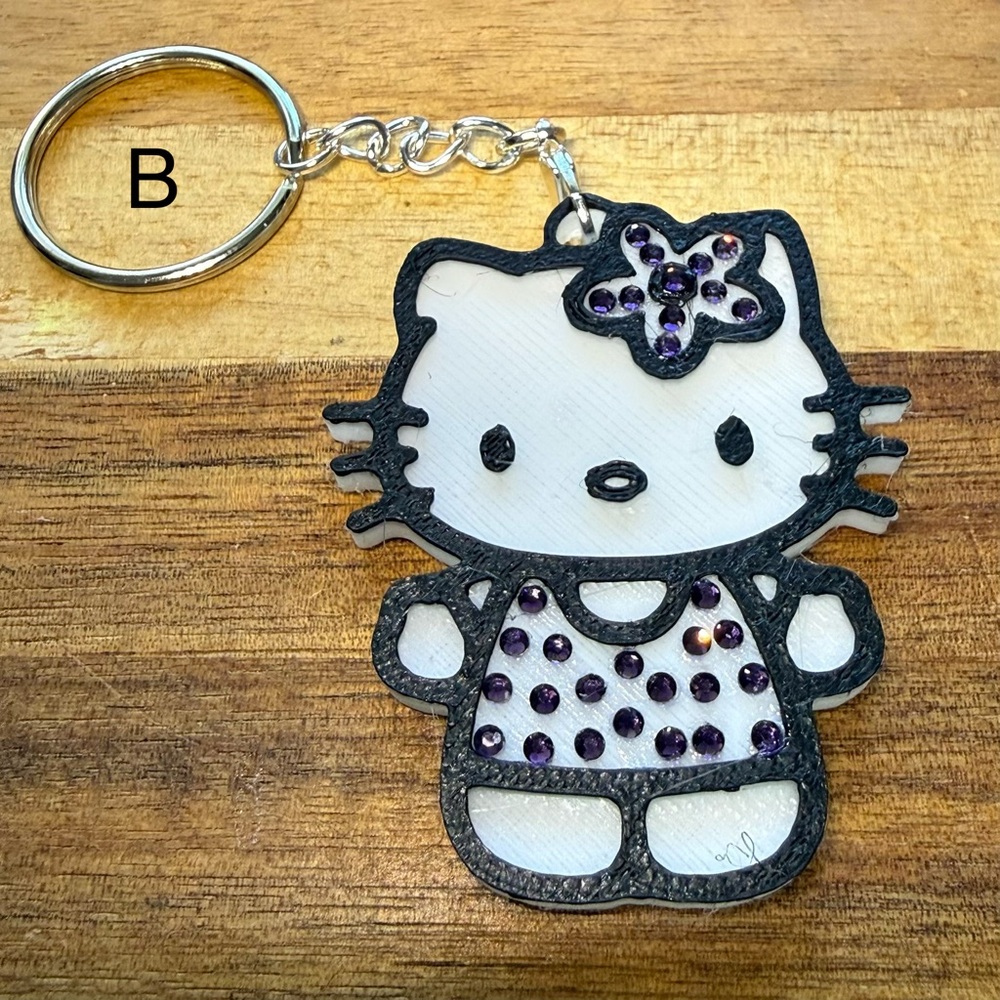 Hello Kitty Keychain - Picture 3 of 7